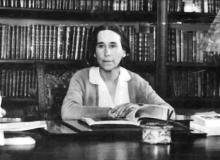 Esta semana, en el 142 aniversario de su nacimiento, homenajeamos a la escritora y periodista malagueña ISABEL OYARZÁBAL.